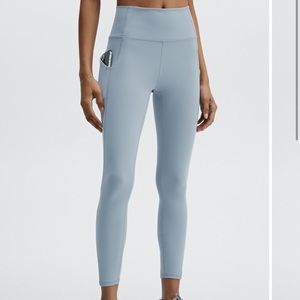 Fabletics Oasis High Waisted 7/8 Leggings